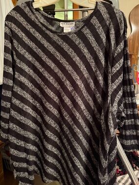 C.D. Daniels Black & Gray Striped Scoop Neck Sweater Sz 3X good condition